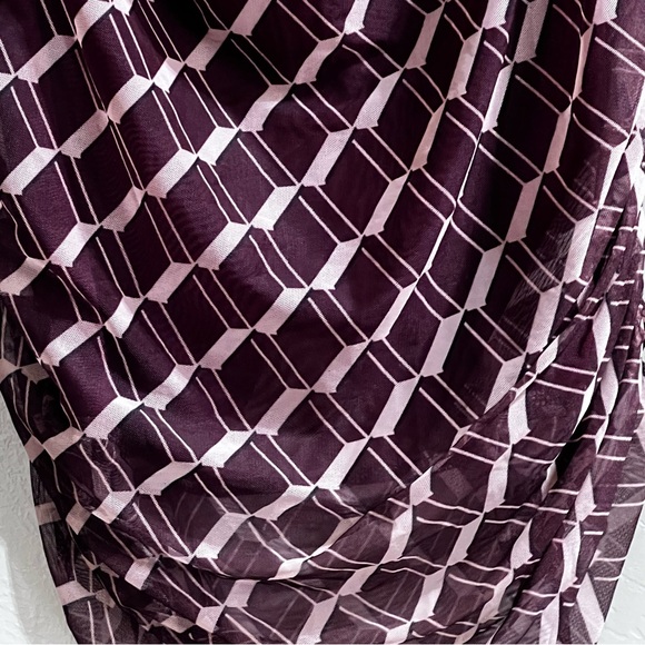 ASTR The Label Long Sleeve Demi Top Women’s Size Large Wine-Pink Geo Ruched - Picture 4 of 15